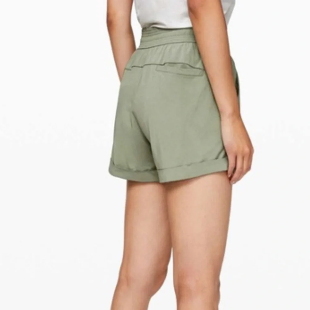 Lululemon Spring Break Away Shorts 3” Sea Moss 8